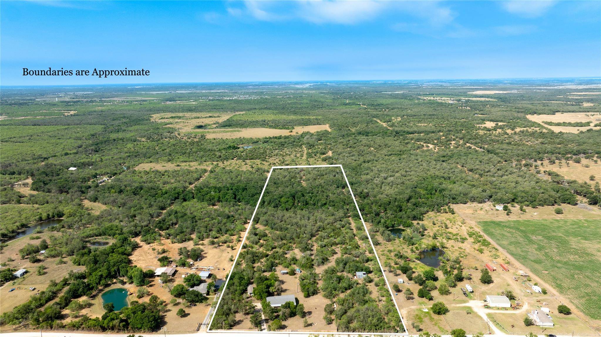 1400 Seminole TRL, Dale, TX 78616