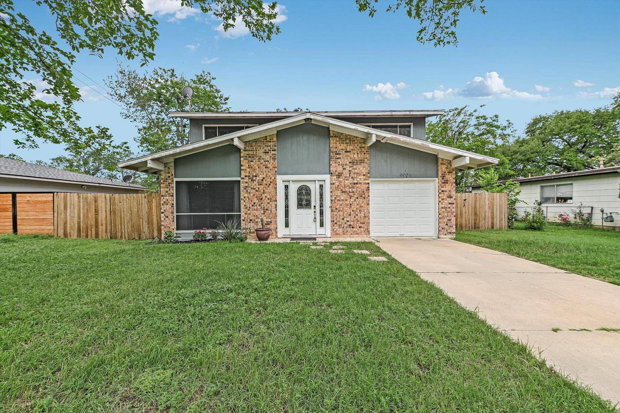 4904 Creekline DR, Austin, TX 78745