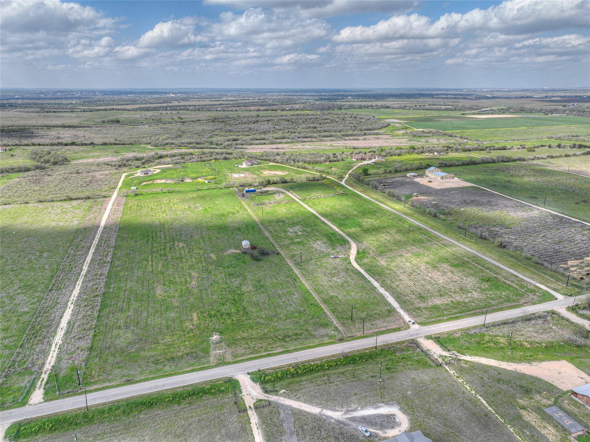 1492 Scull RD, San Marcos, TX 78666