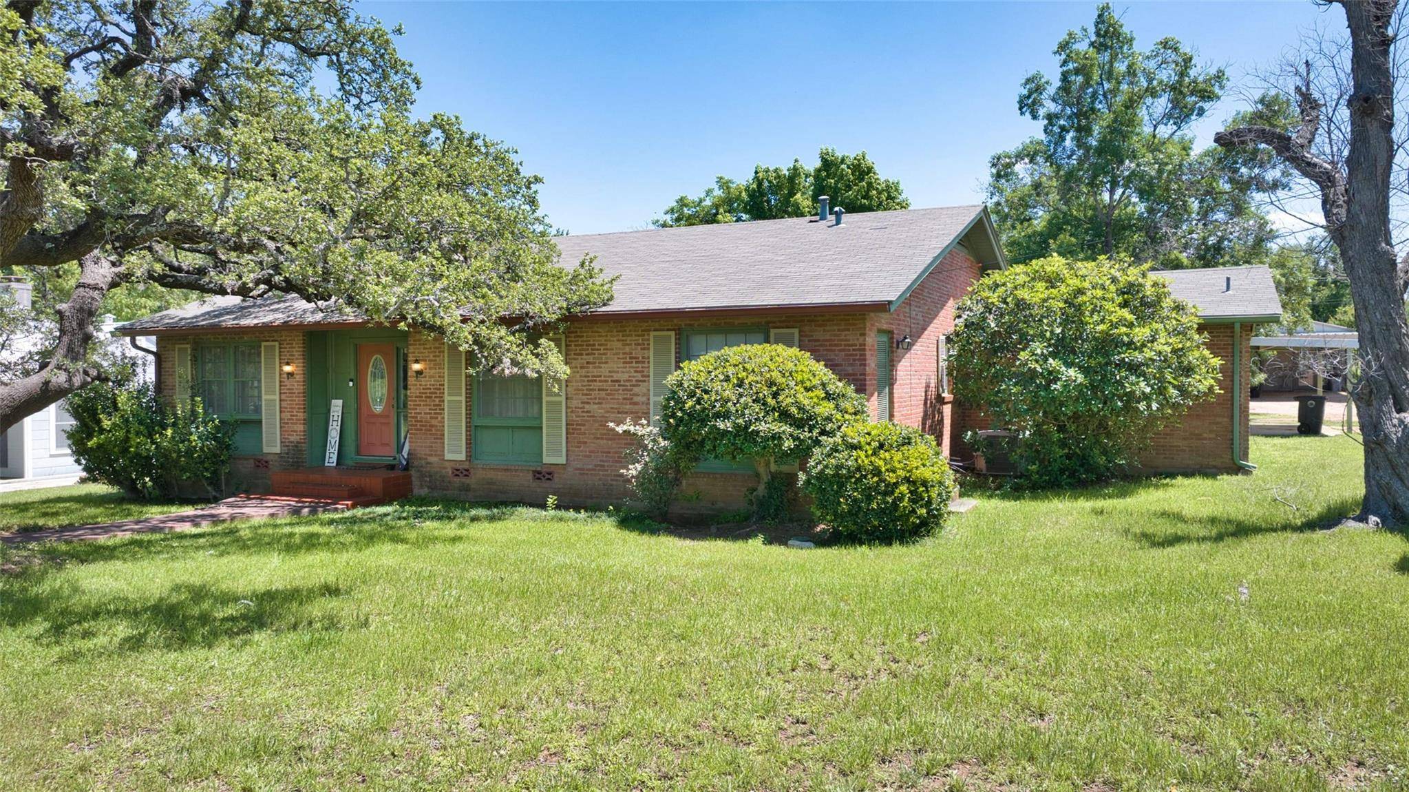 325 E Rainey ST, Mason, TX 76856