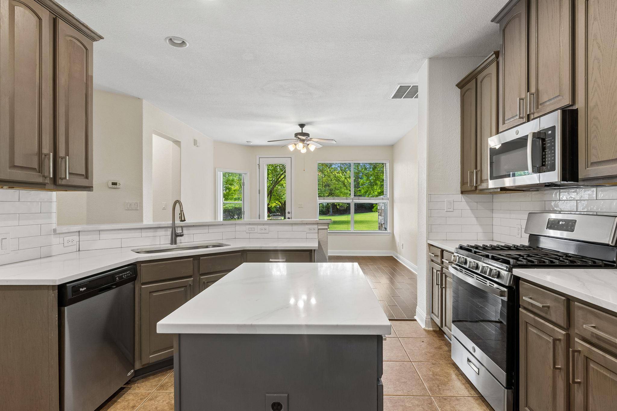 114 Aria RDG #802, Lakeway, TX 78738