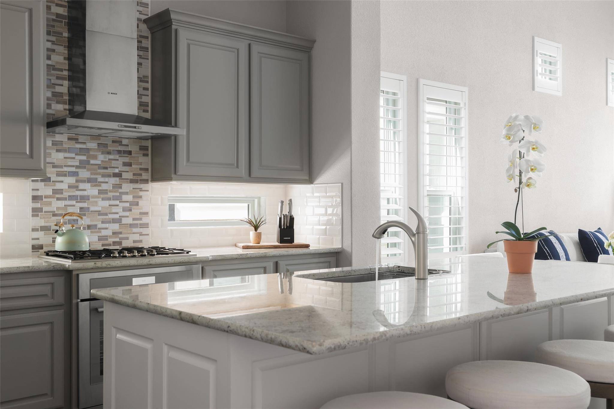 105 Cascading Water PL, Lakeway, TX 78734