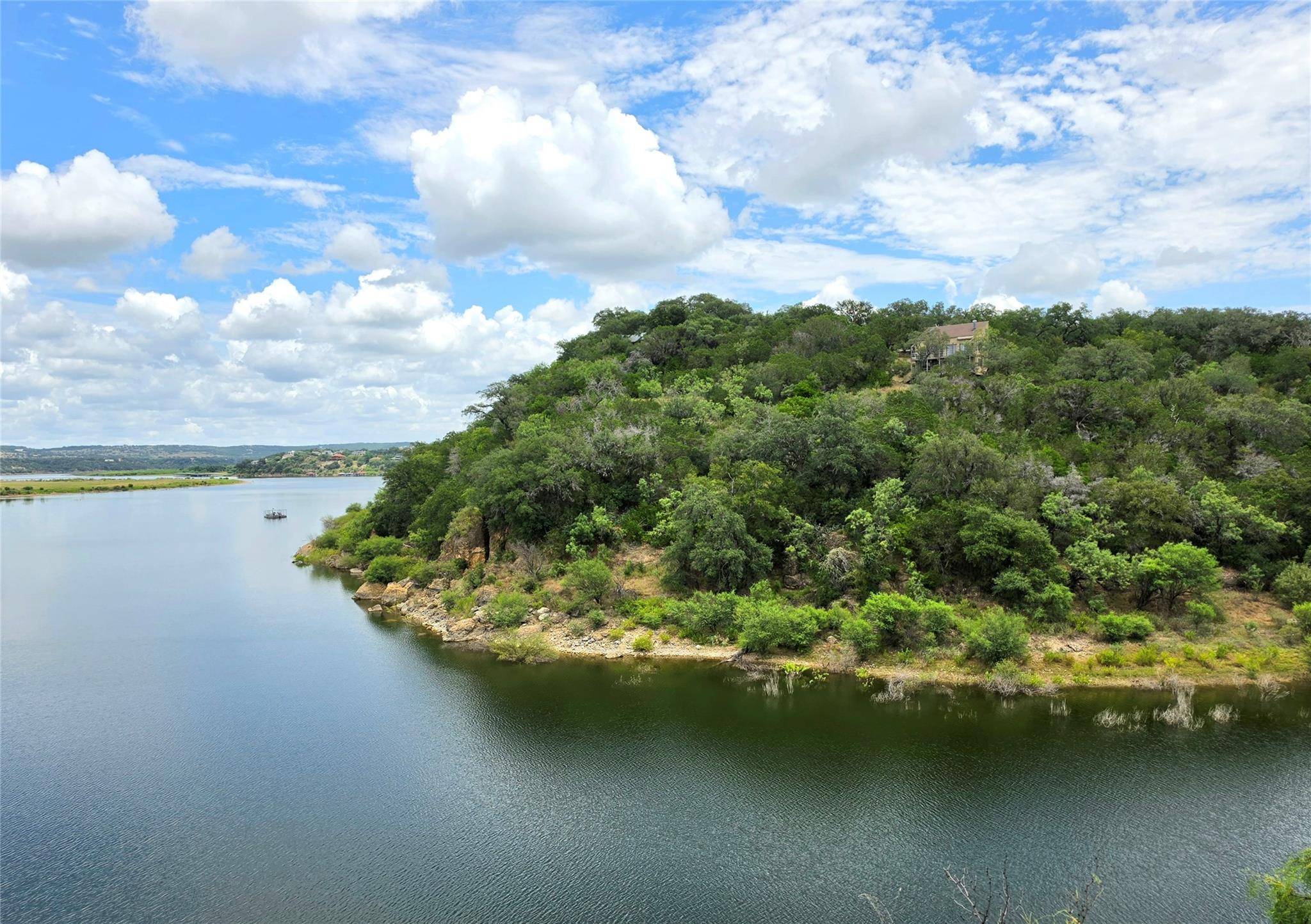 501 Coventry RD, Spicewood, TX 78669