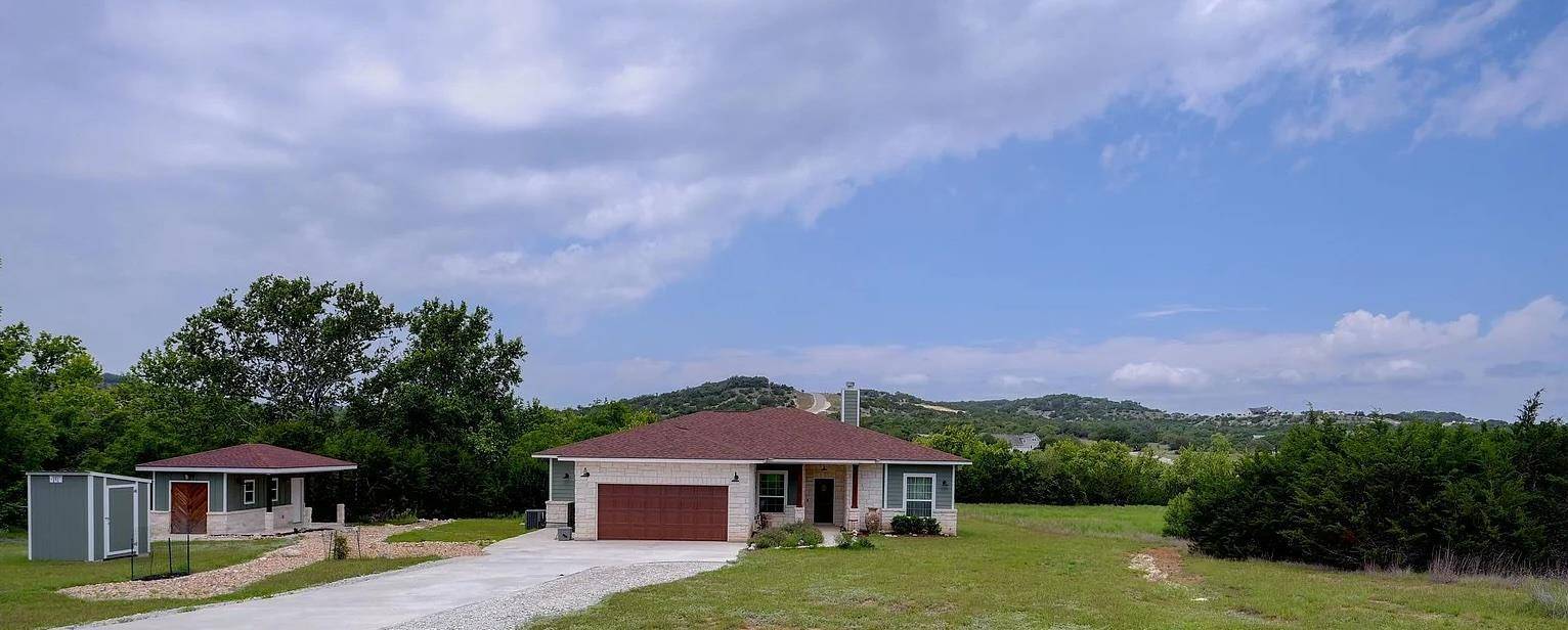 202 Falling Oak DR, Blanco, TX 78606