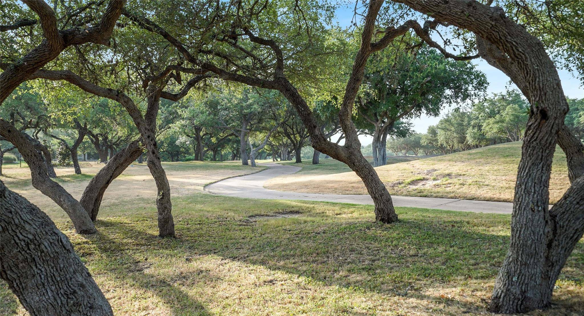 2504 Countryside CIR, Spicewood, TX 78669