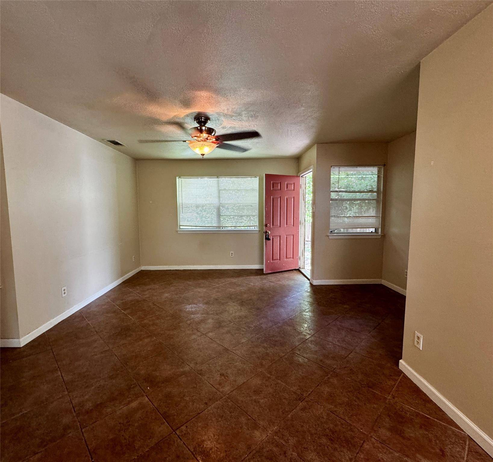 8013 Lazy LN #B, Austin, TX 78757