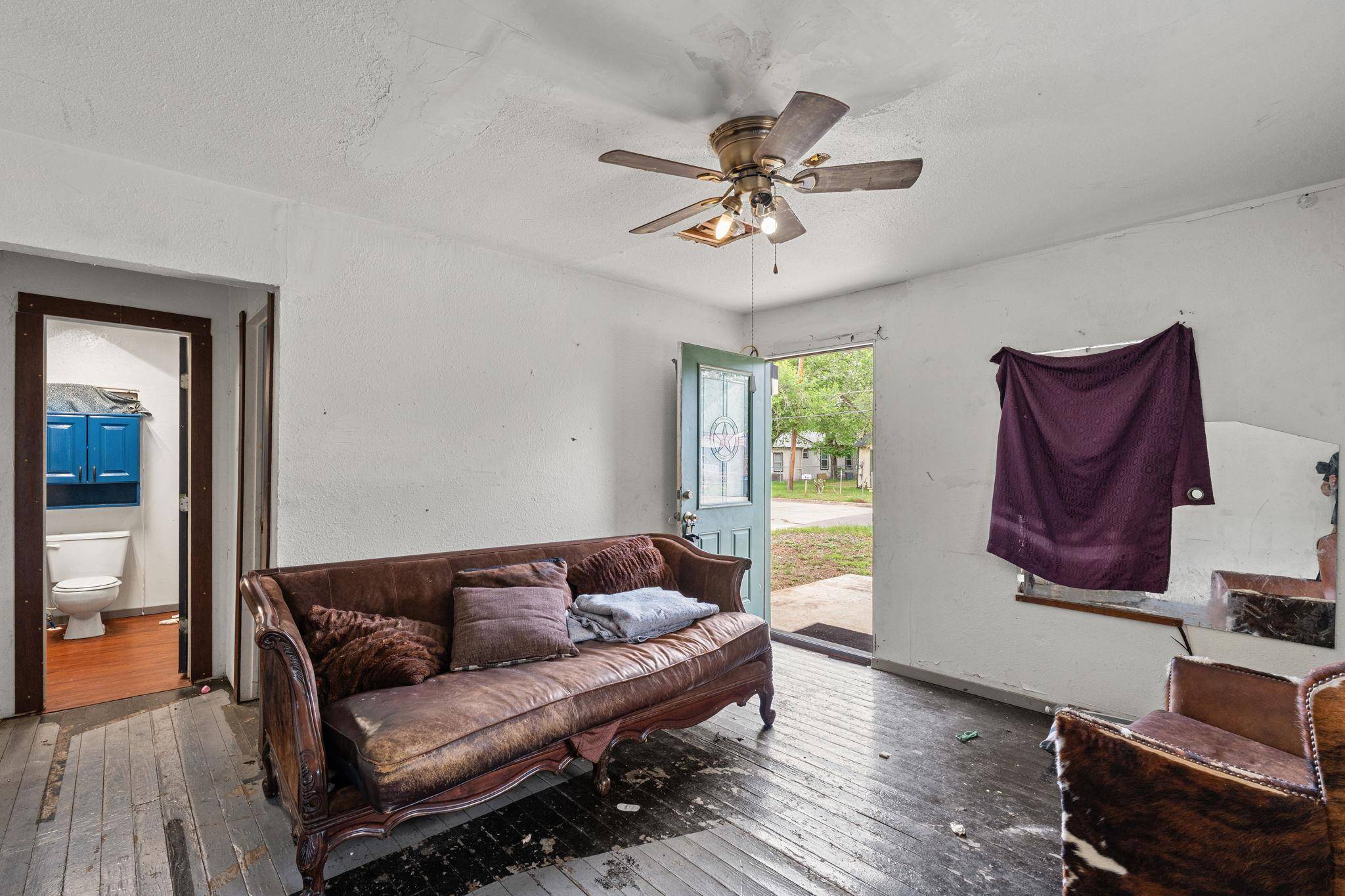 1130 Gravel ST, San Marcos, TX 78666