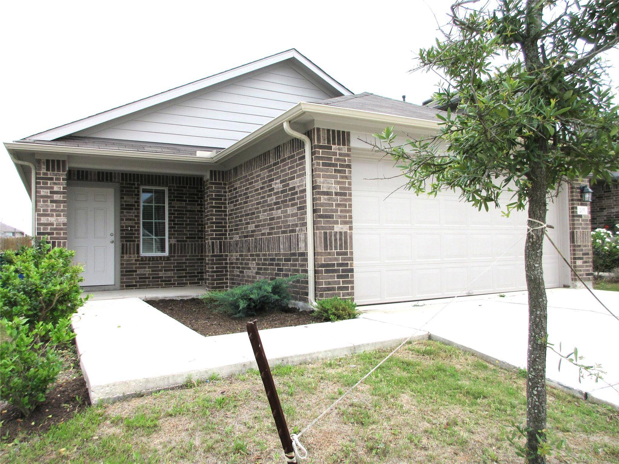 205 Granary DR, Kyle, TX 78640
