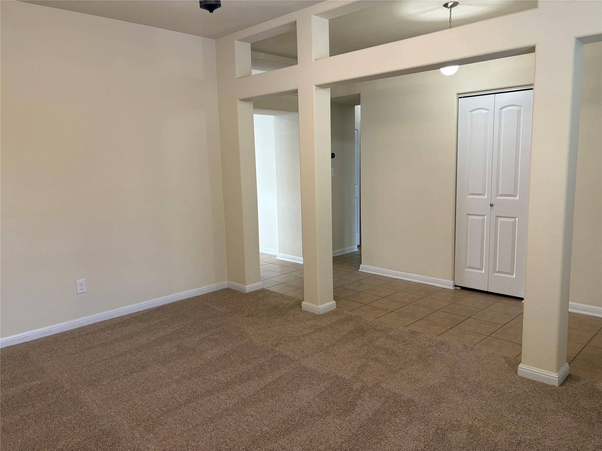 1076 Sanders, Kyle, TX 78640