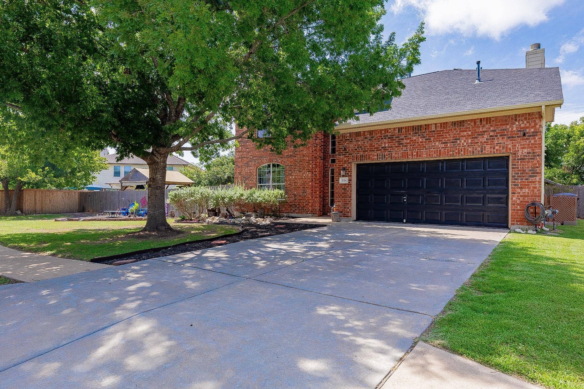 1114 Calistoga DR, Leander, TX 78641