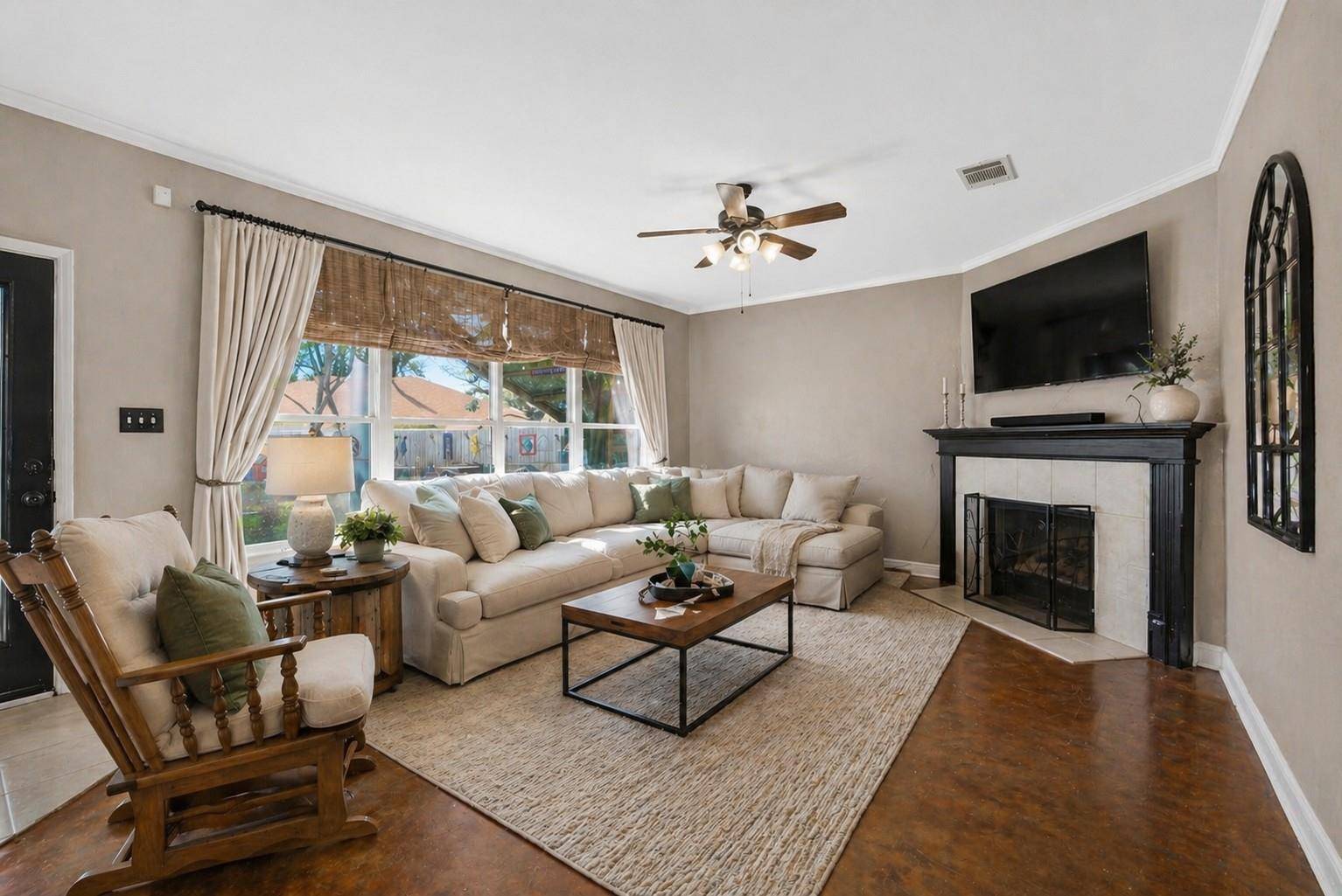 1114 Calistoga DR, Leander, TX 78641