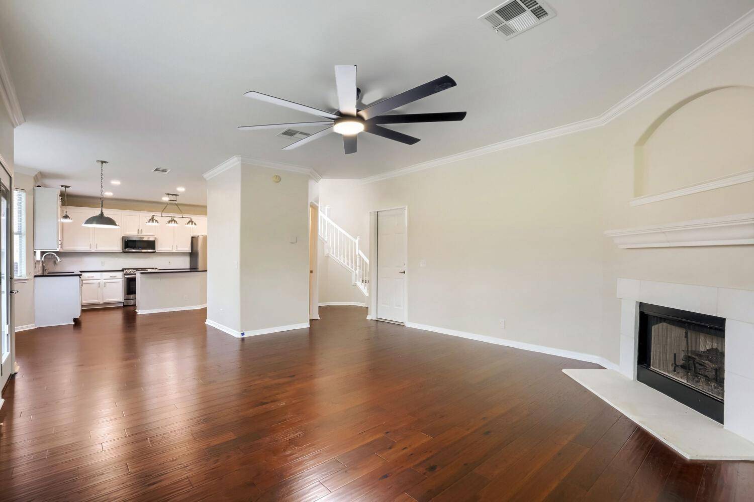 8215 Menlo Park PL, Round Rock, TX 78681
