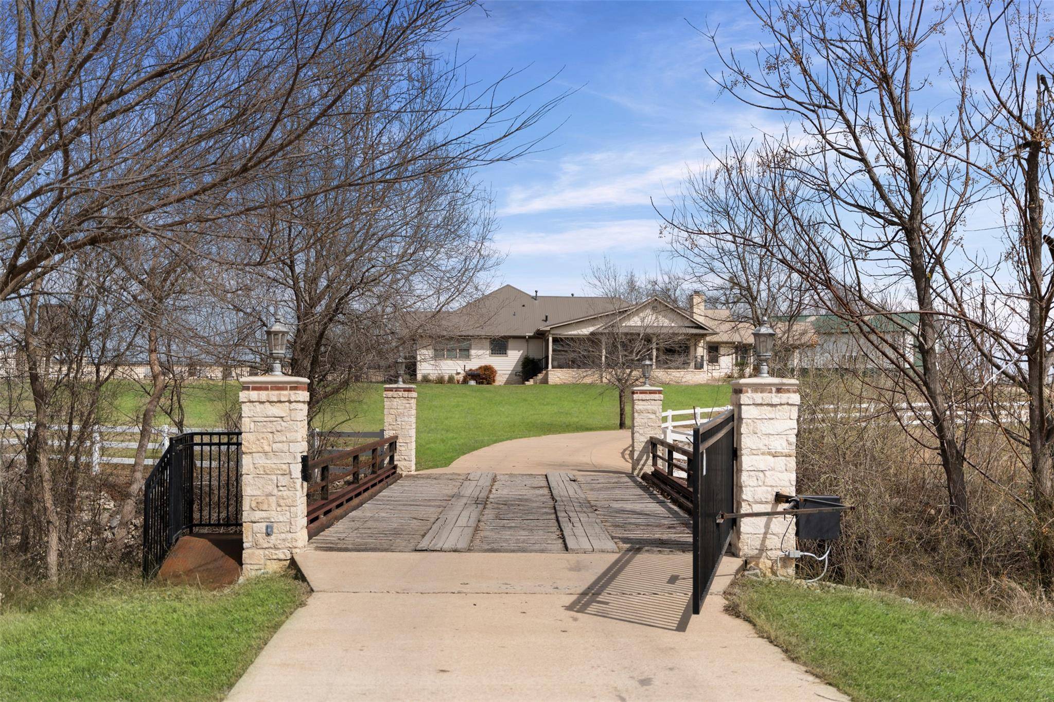 Address not disclosed, Holland, TX 76534