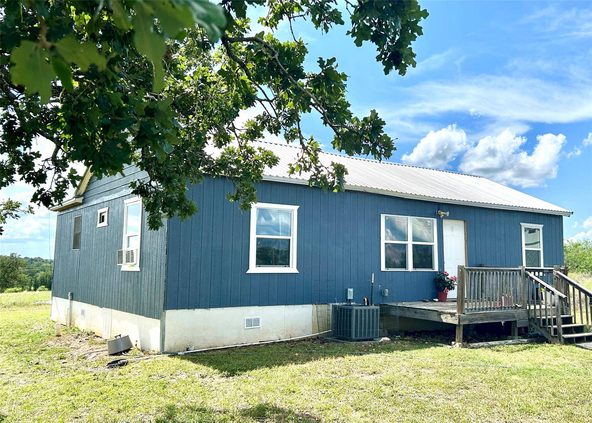 136 Fm 2239 RD, Paige, TX 78659