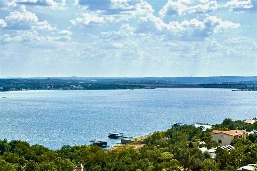 14000 & 14002 Skyline DR, Austin, TX 78732