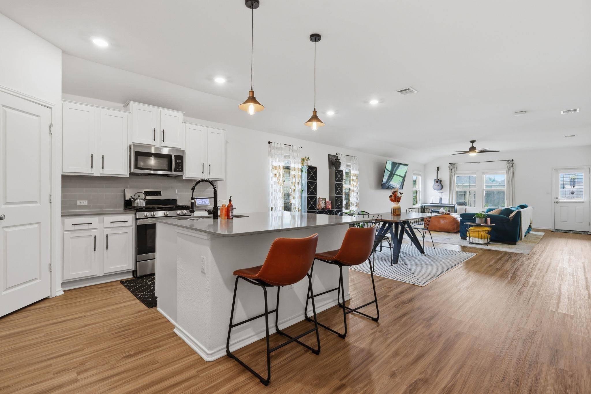 129 Esparza DR, Bastrop, TX 78602