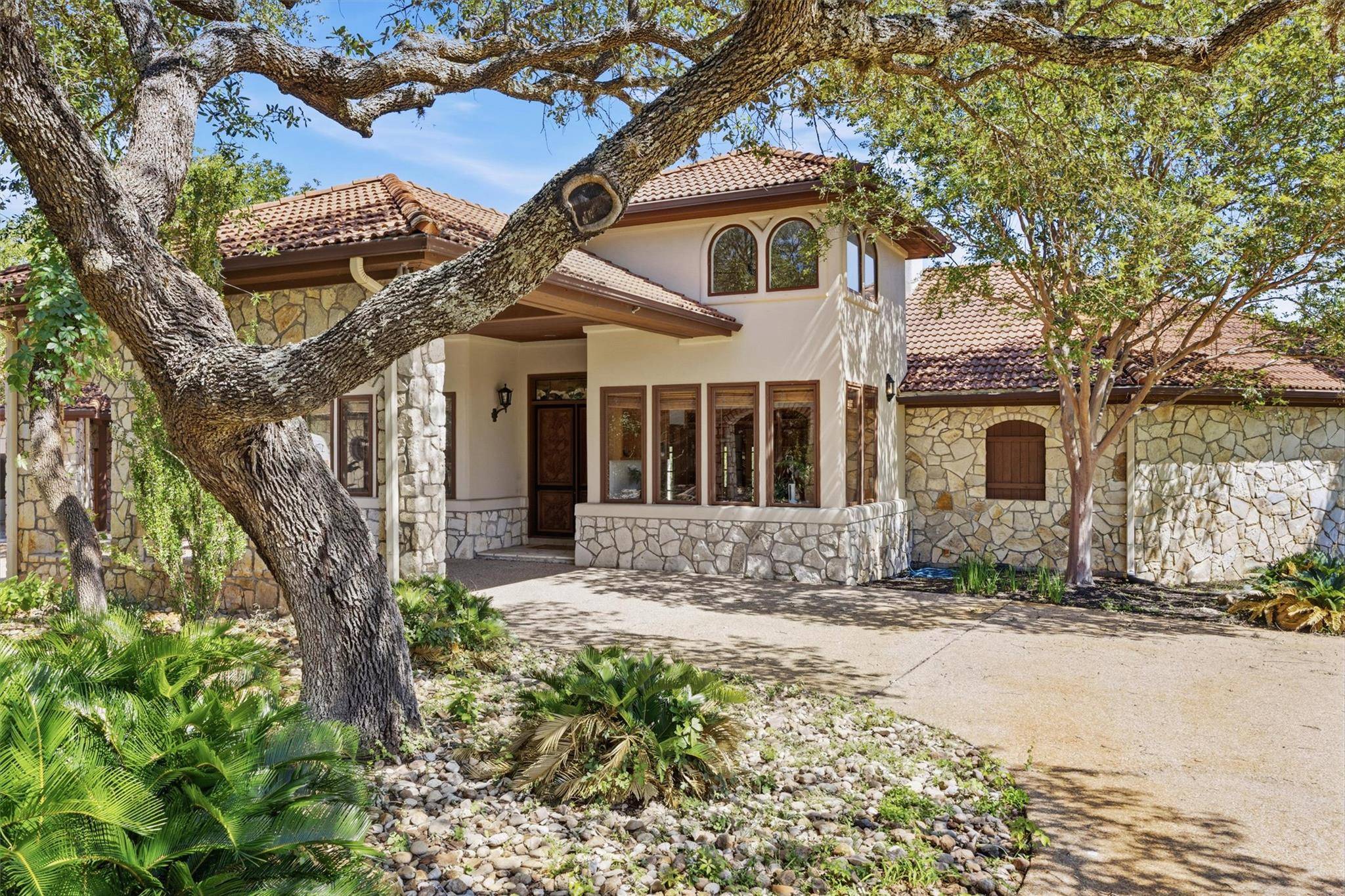 1600 Las Entradas DR, Spicewood, TX 78669