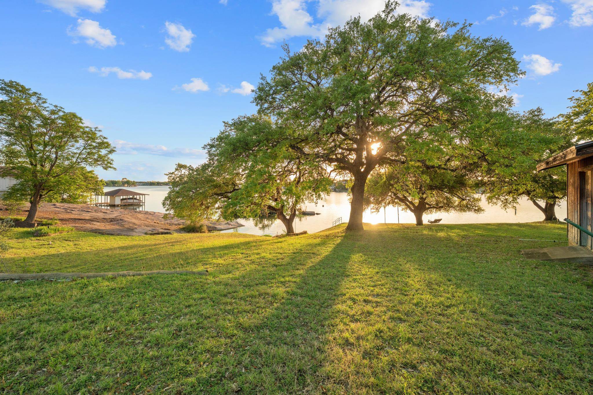 310 Castlehigh DR, Granite Shoals, TX 78654