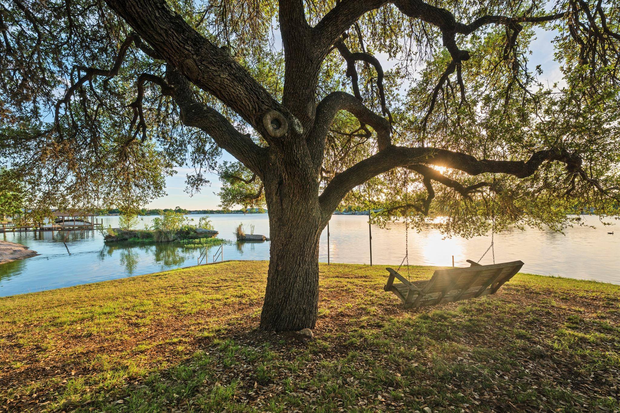 310 Castlehigh DR, Granite Shoals, TX 78654