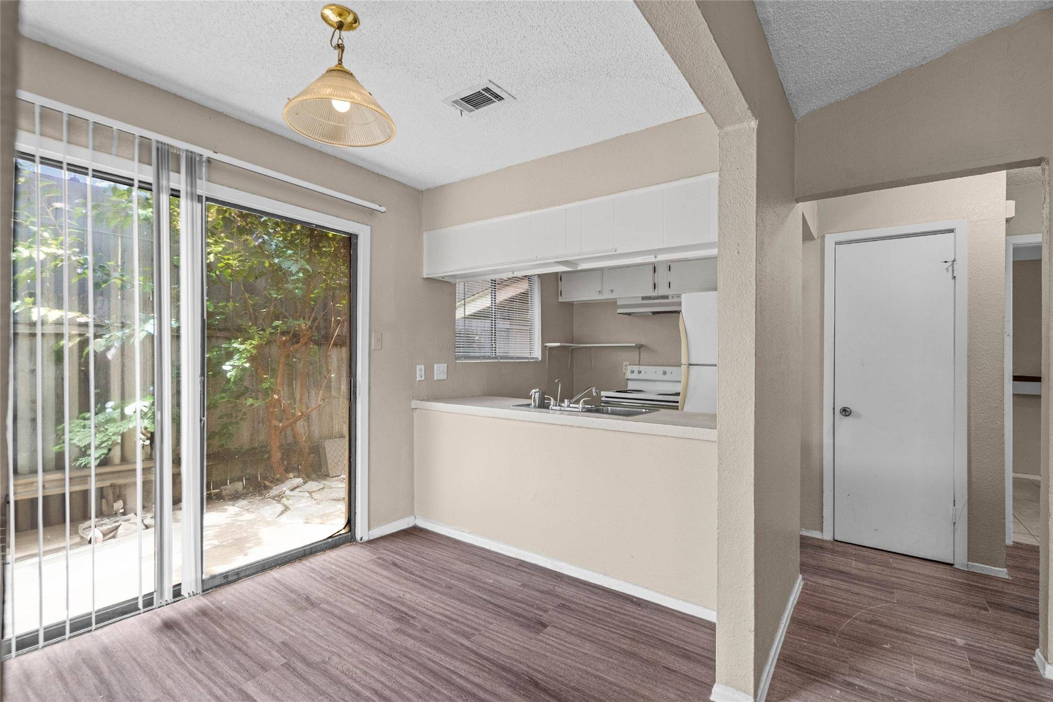 2809 Parker LN #D, Austin, TX 78741