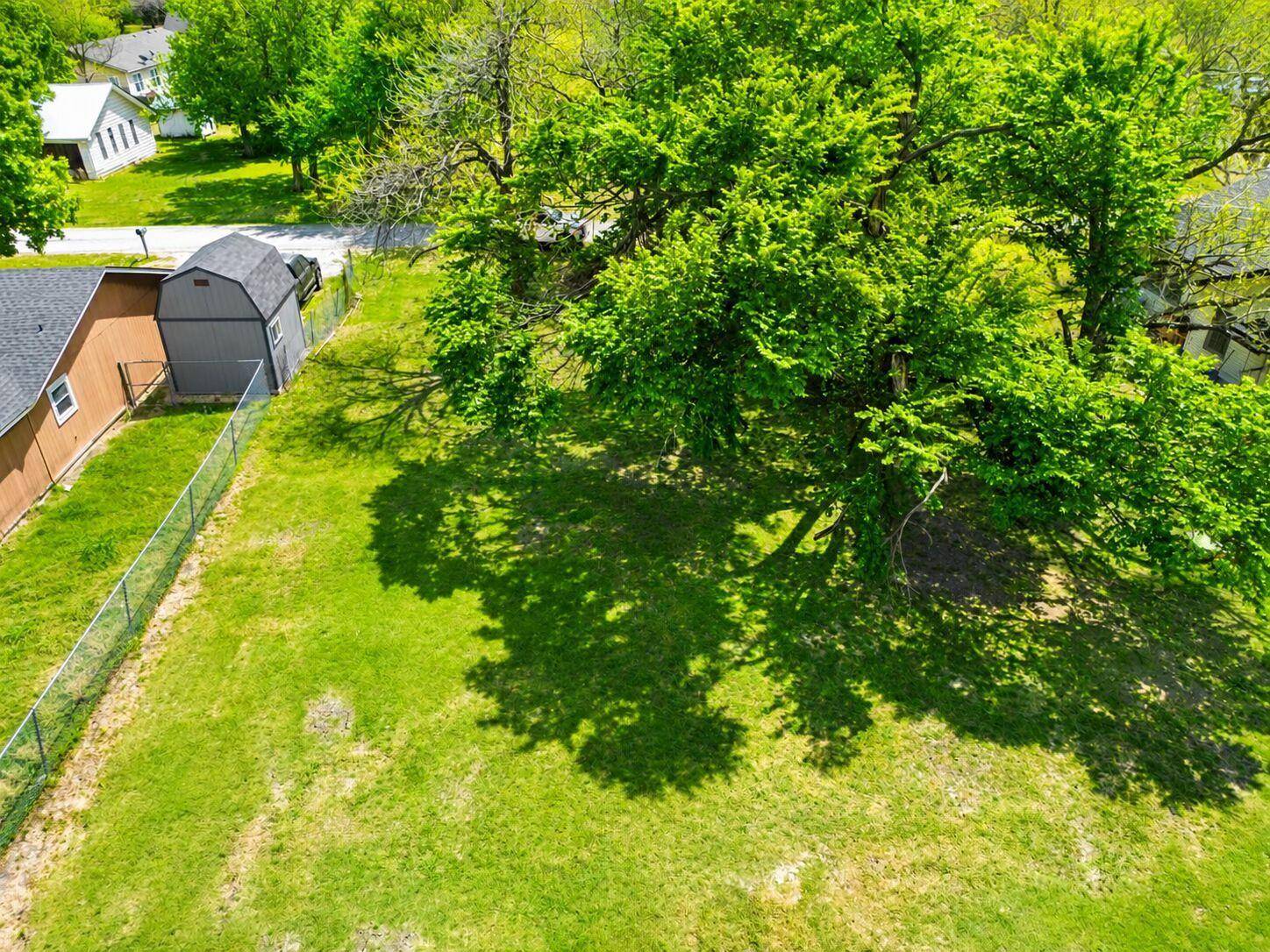 303 E Wolf ST, Granger, TX 76530