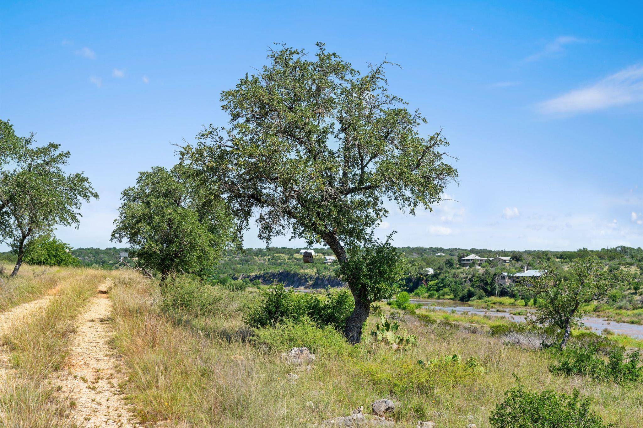 620 Rio Vista RD, Johnson City, TX 78636