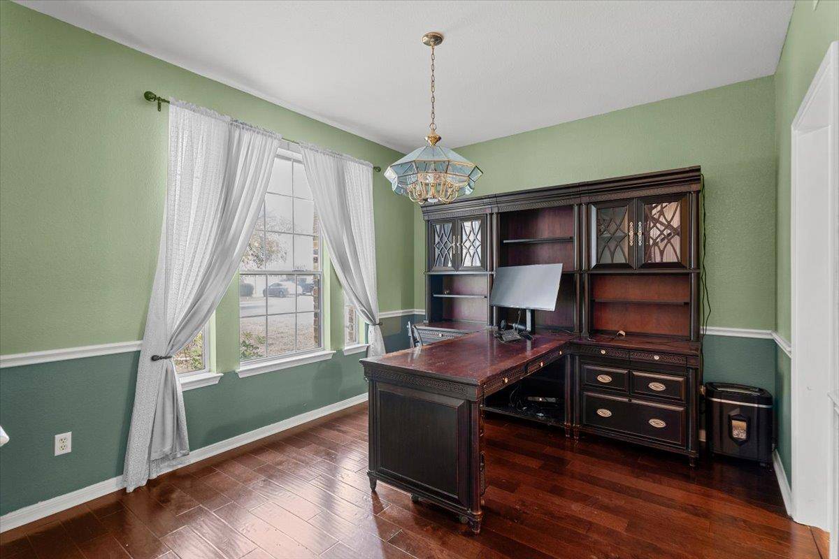 310 N Carriage Hills DR, Georgetown, TX 78626