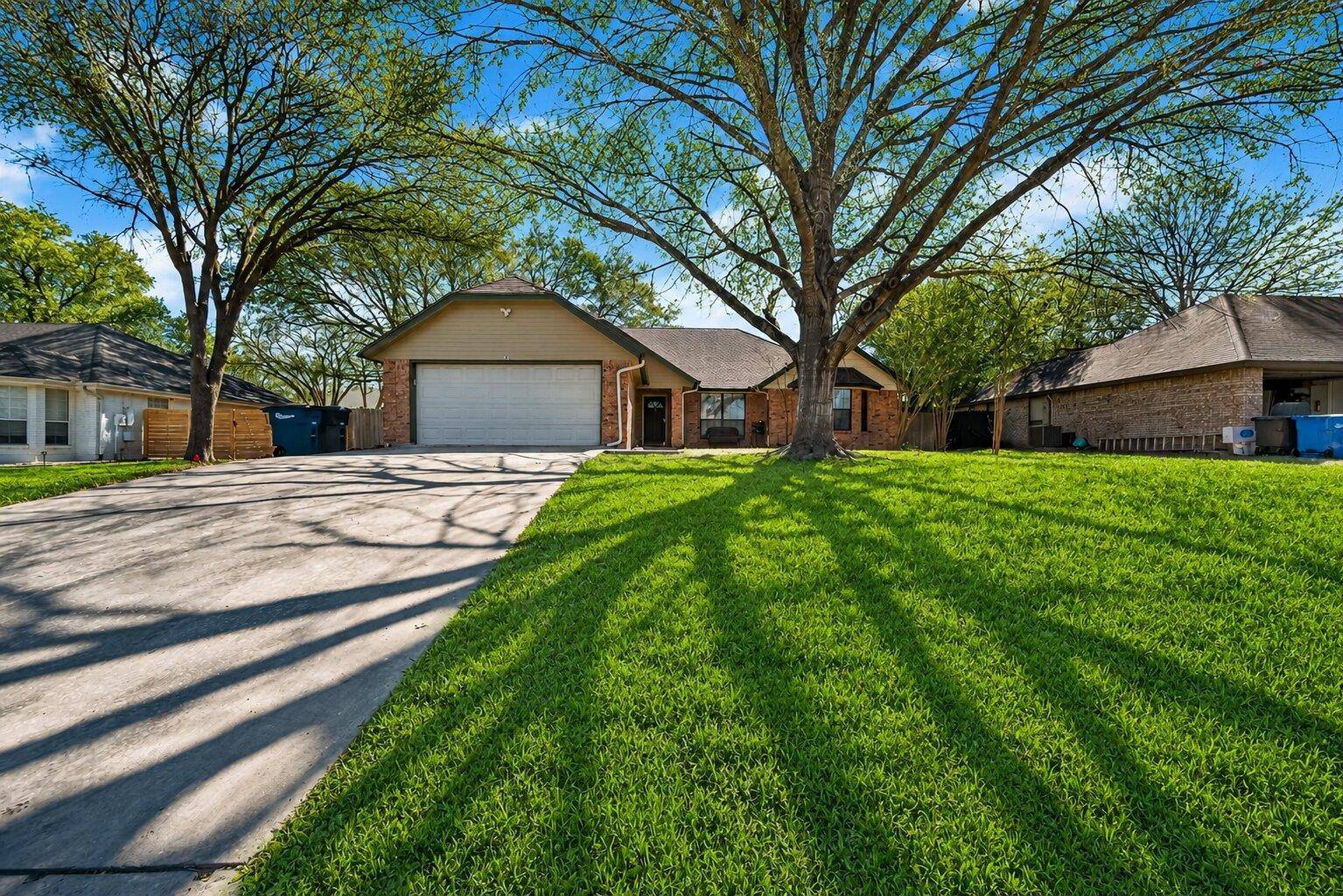 1911 Palace DR, New Braunfels, TX 78130