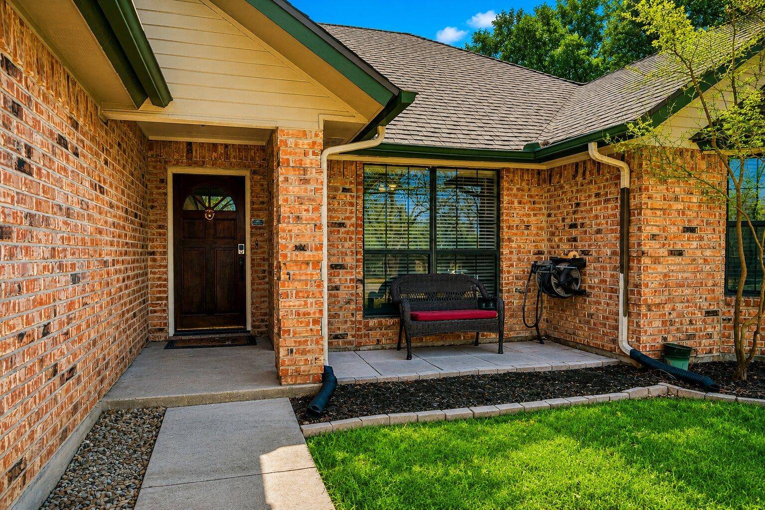 1911 Palace DR, New Braunfels, TX 78130