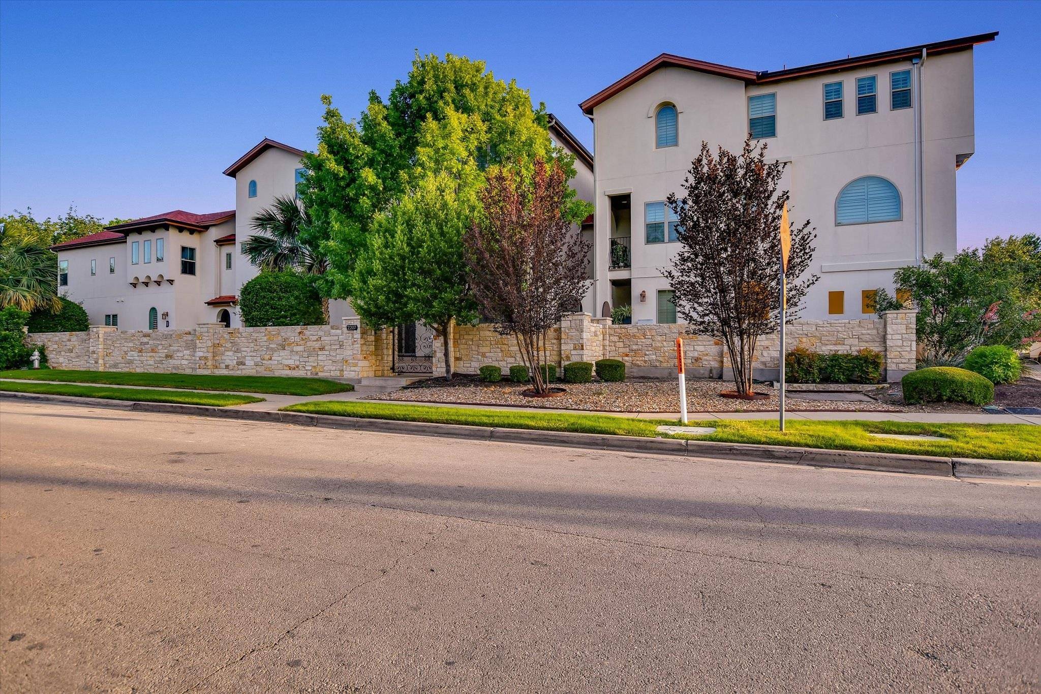 2207 Pasadena DR #1, Austin, TX 78757