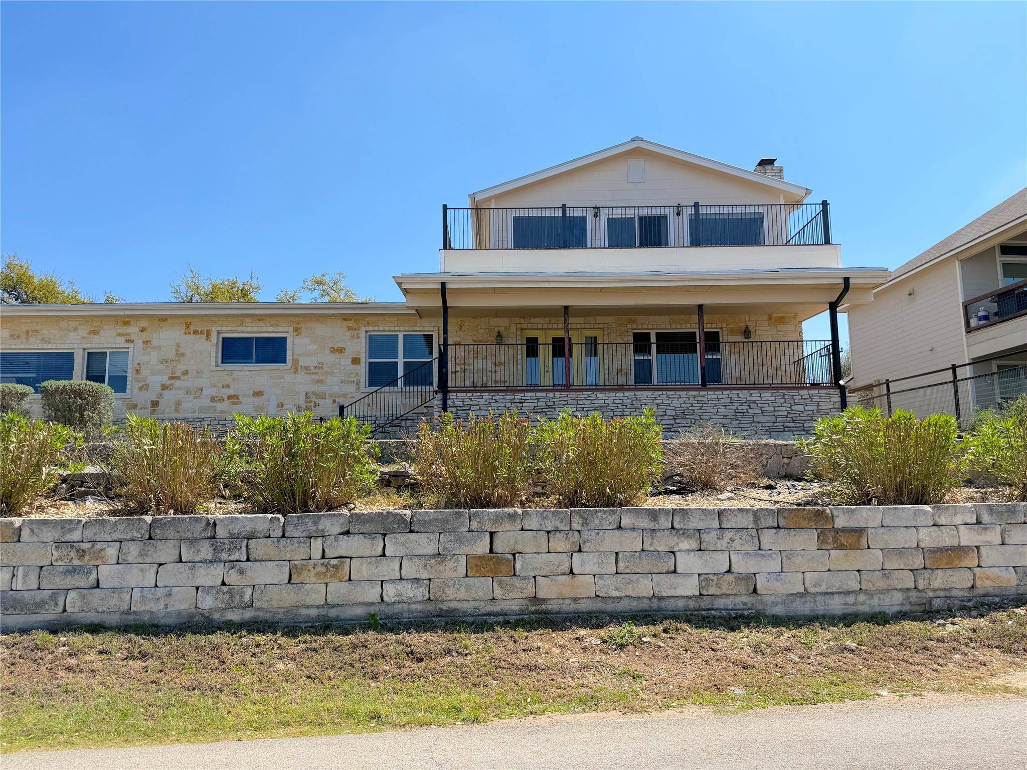 1210 Skyline DR, Canyon Lake, TX 78133
