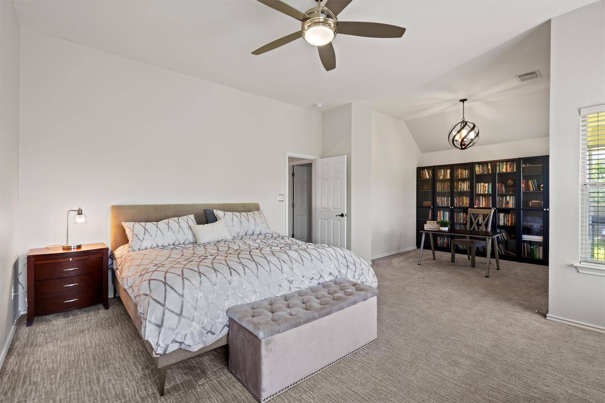 9028 Mountain Mist LN, Round Rock, TX 78681