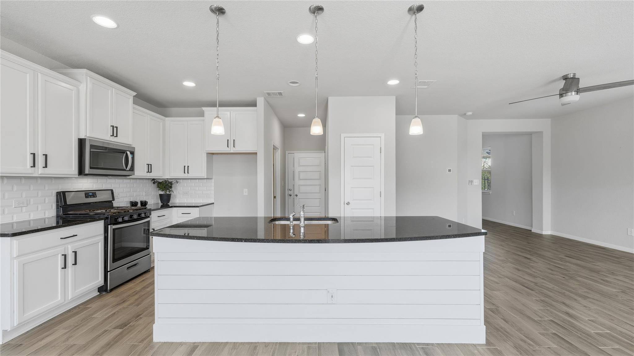 172 Brady Creek WAY, Leander, TX 78641