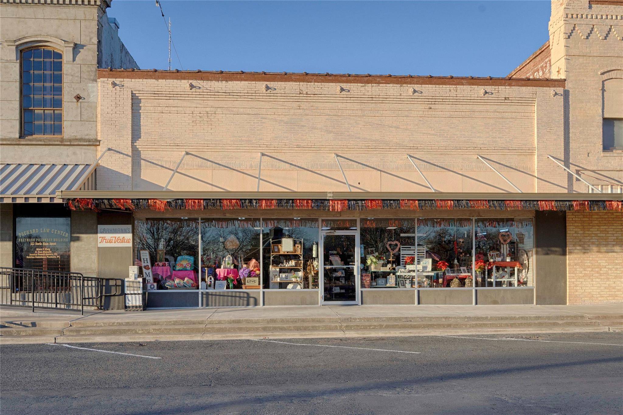 520 N Main ST, Schulenburg, TX 78956