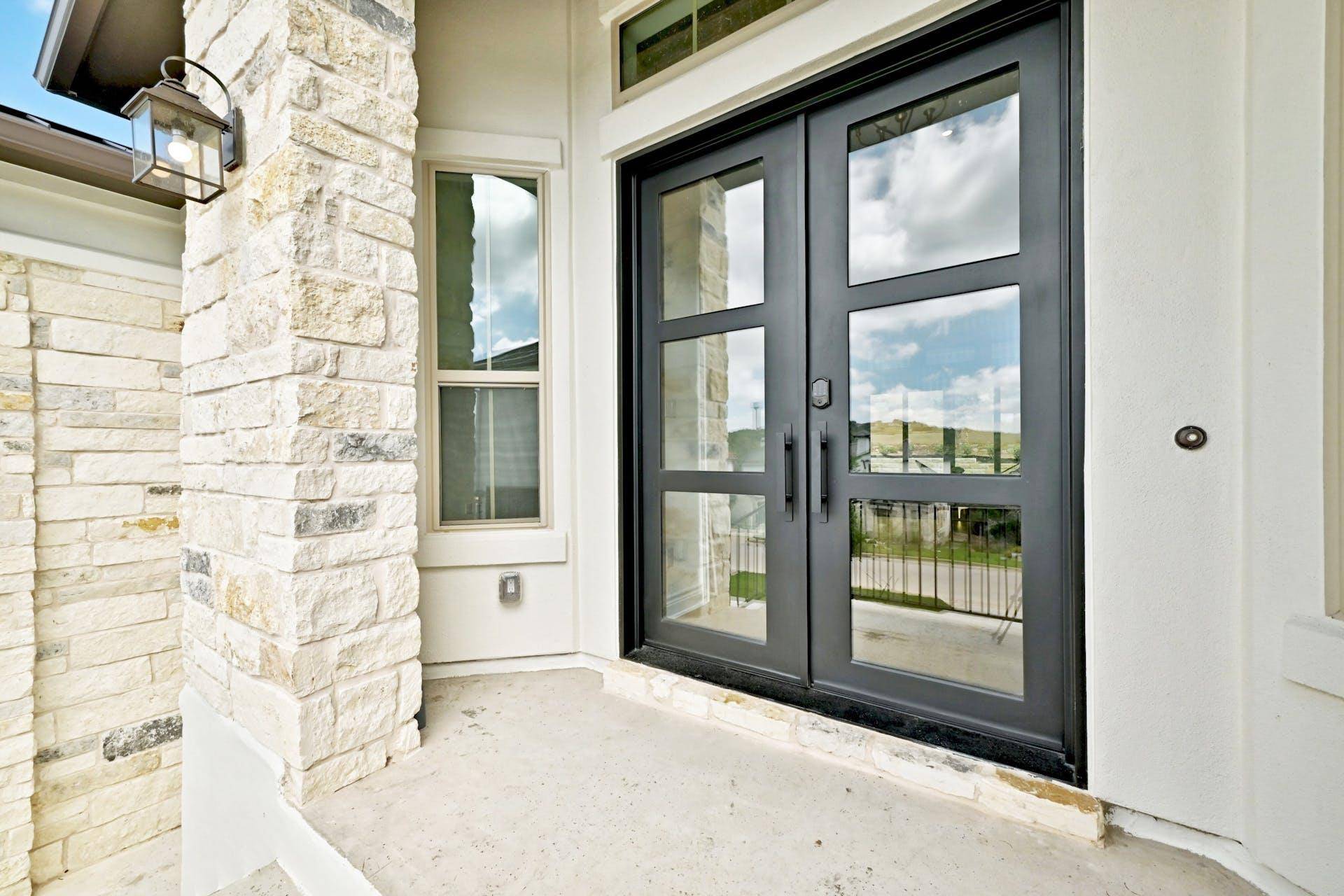 905 CRESTONE STREAM DR, Austin, TX 78738