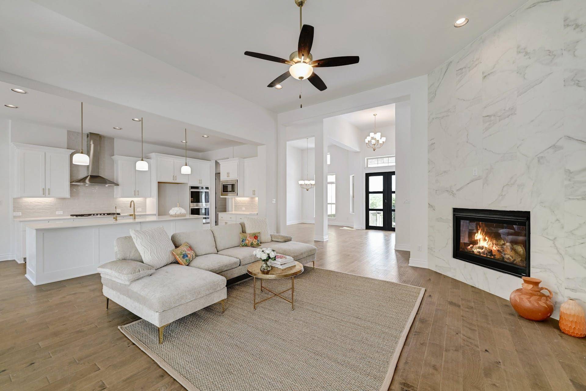905 CRESTONE STREAM DR, Austin, TX 78738
