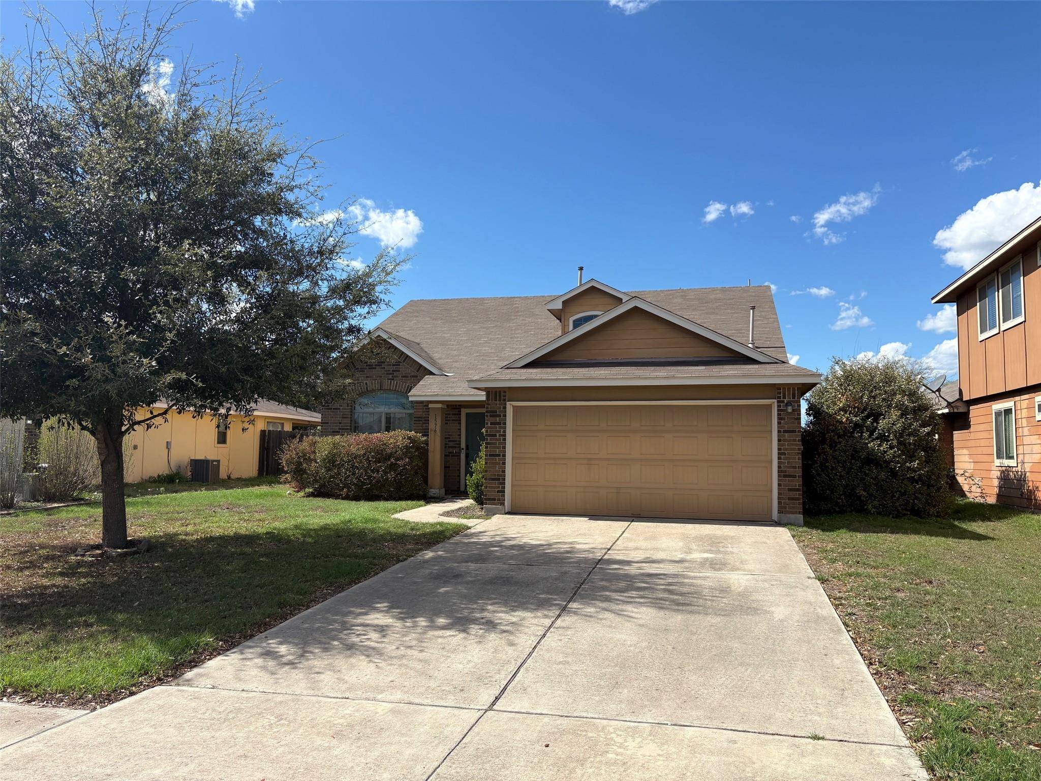 1576 Twin CV, Kyle, TX 78640