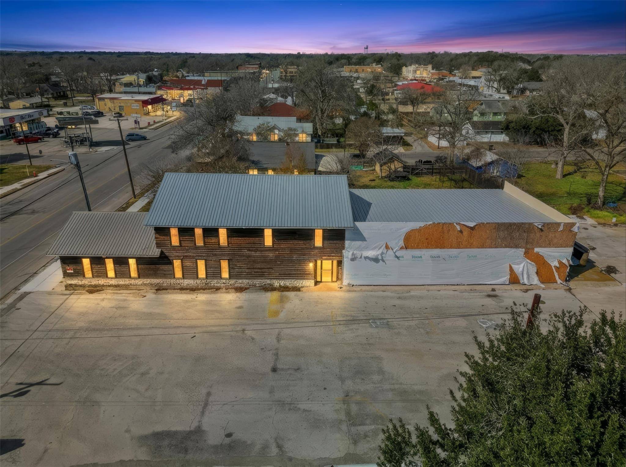 317 N Avenue E, Shiner, TX 77984