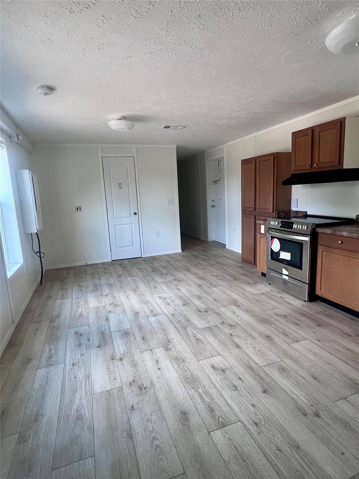 121 Kiowa DR, Smithville, TX 78957