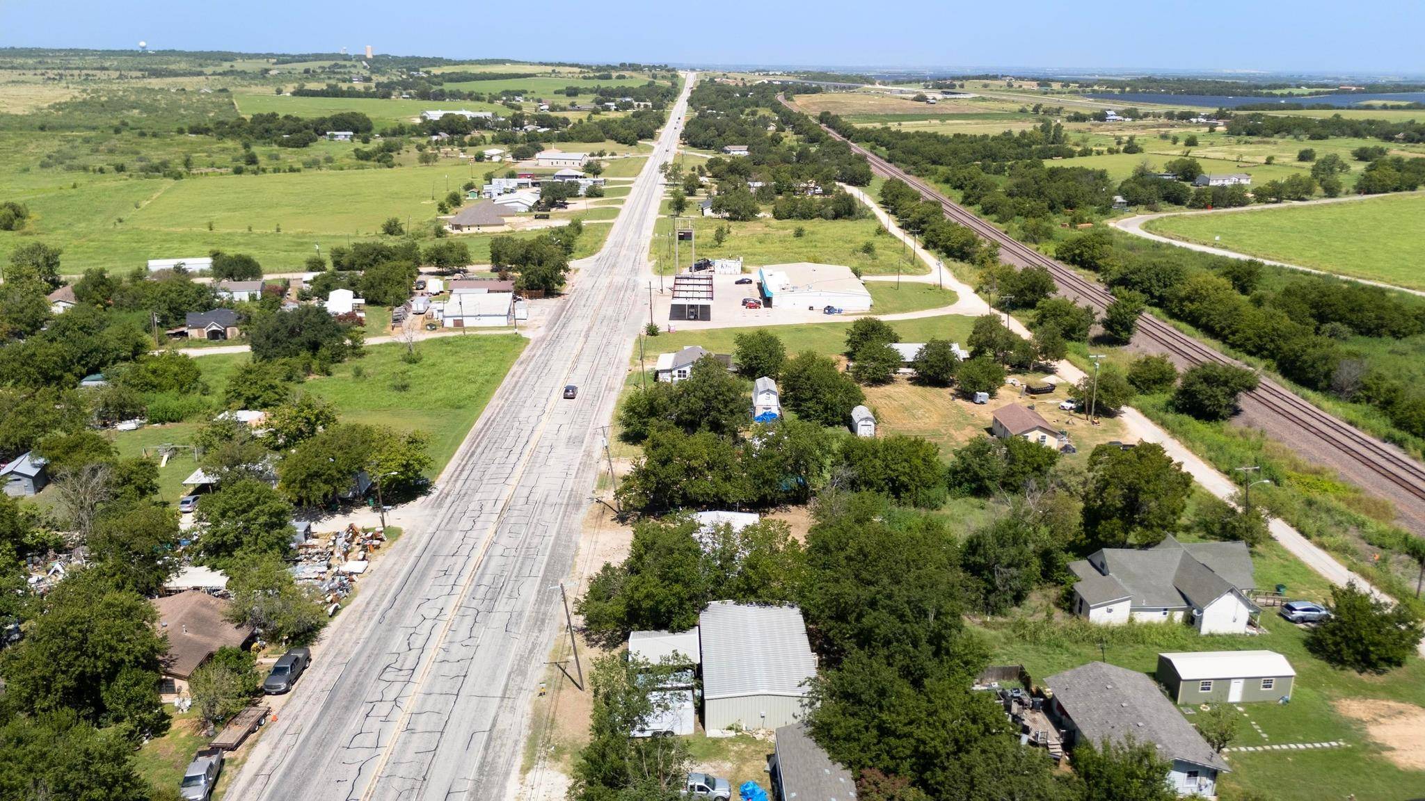 508 W Mesquite Ave, Rogers, TX 76569