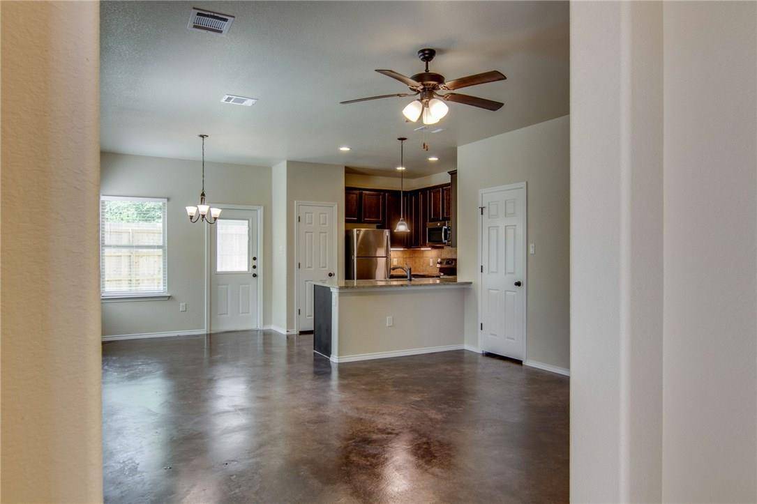 182 Samuel DR #B, Buda, TX 78610