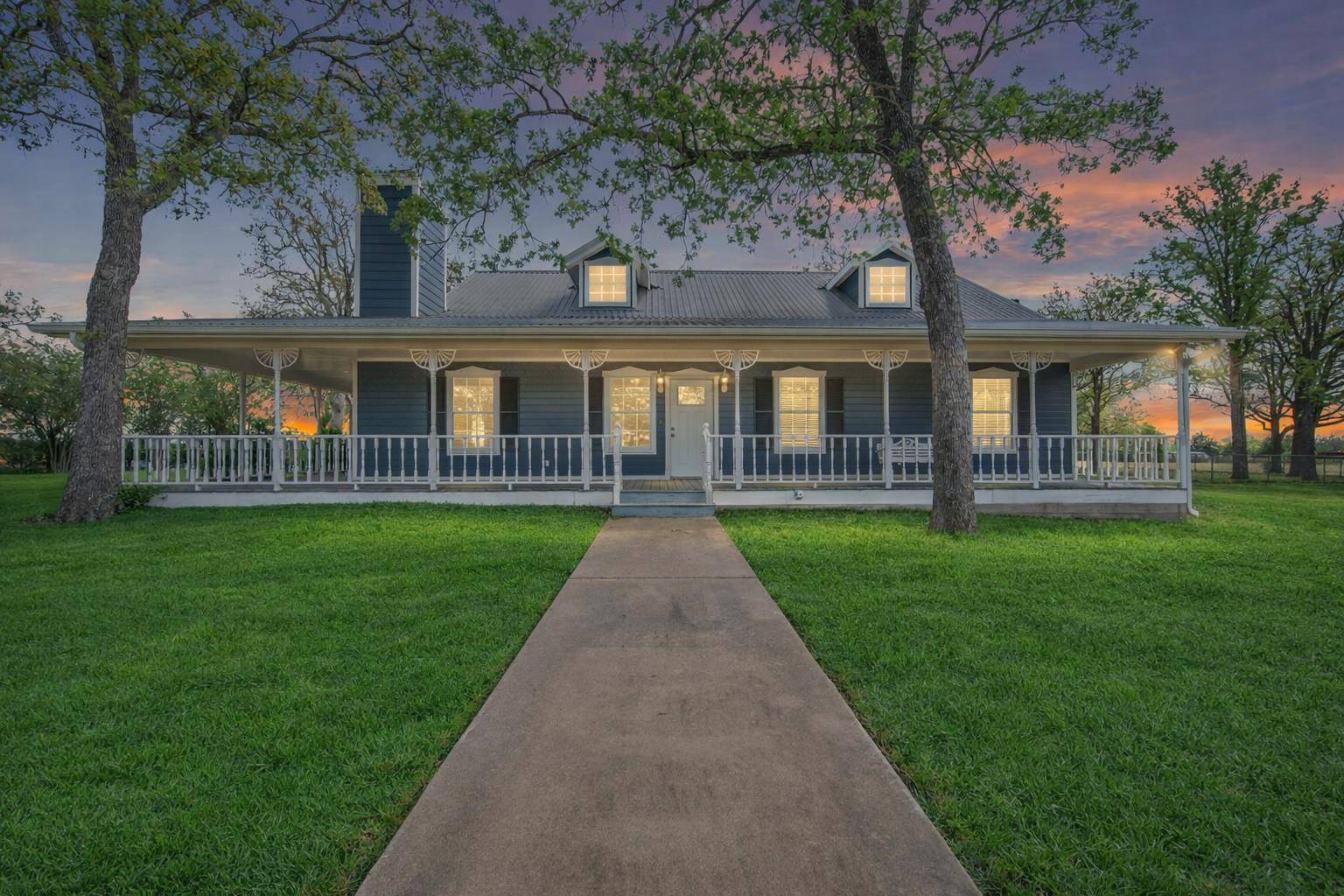 2205 S US Highway 77, Giddings, TX 78942