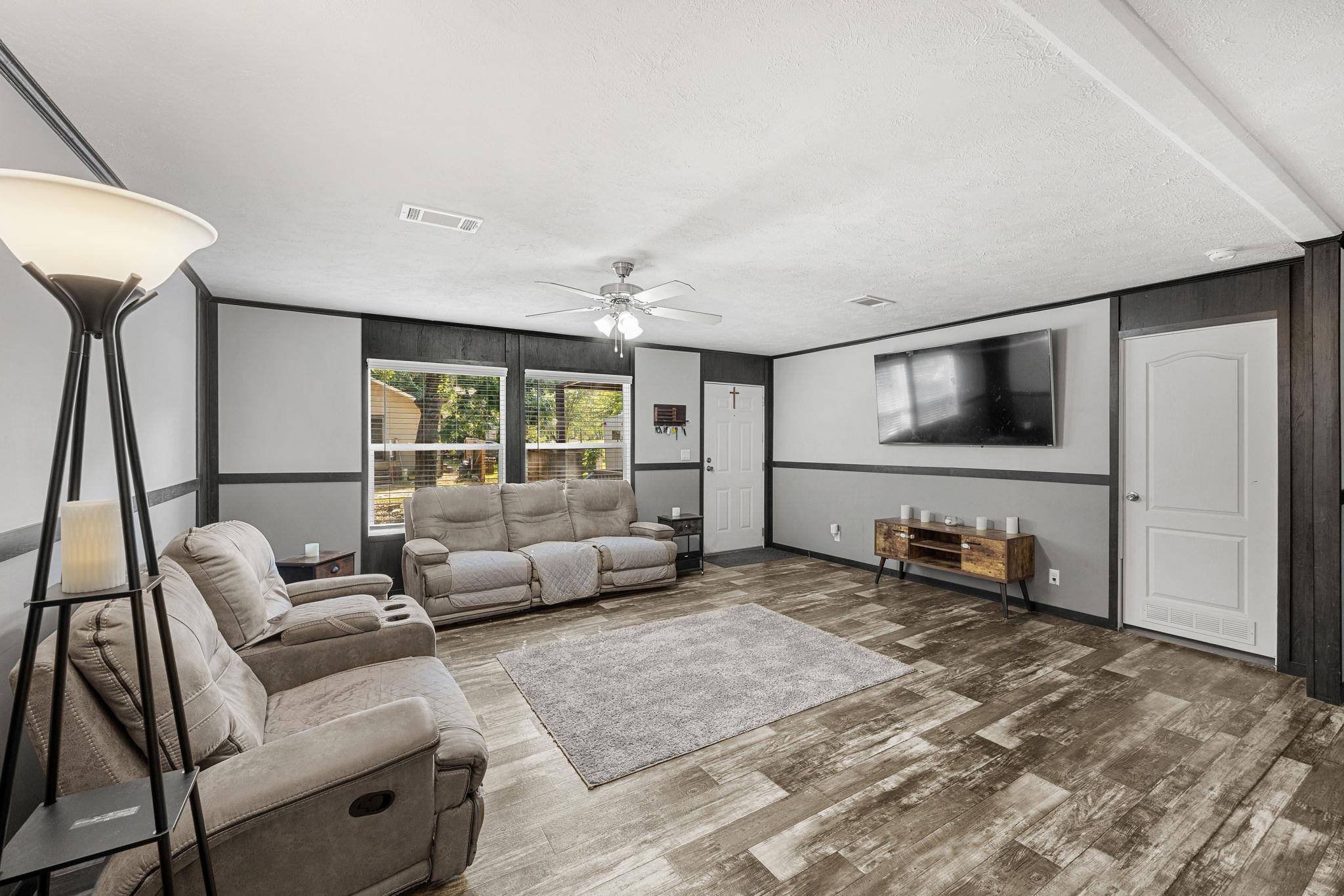 592 Oaklawn DR, Rockdale, TX 76567