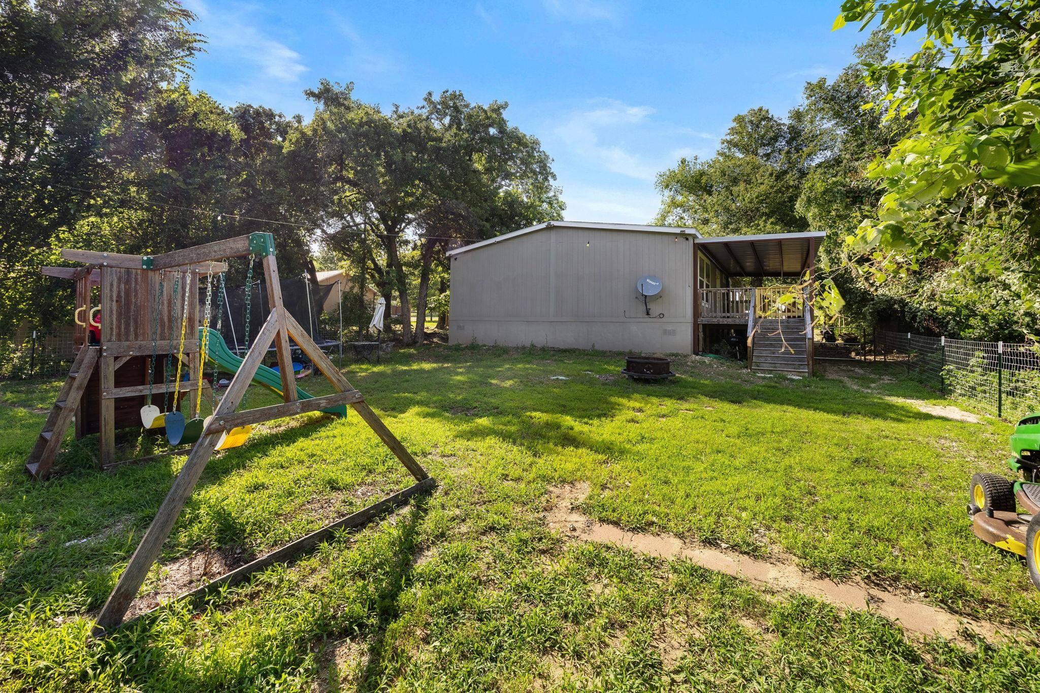 592 Oaklawn DR, Rockdale, TX 76567