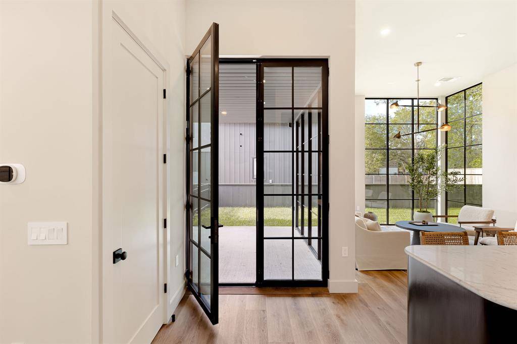4414 Banister LN #2, Austin, TX 78745