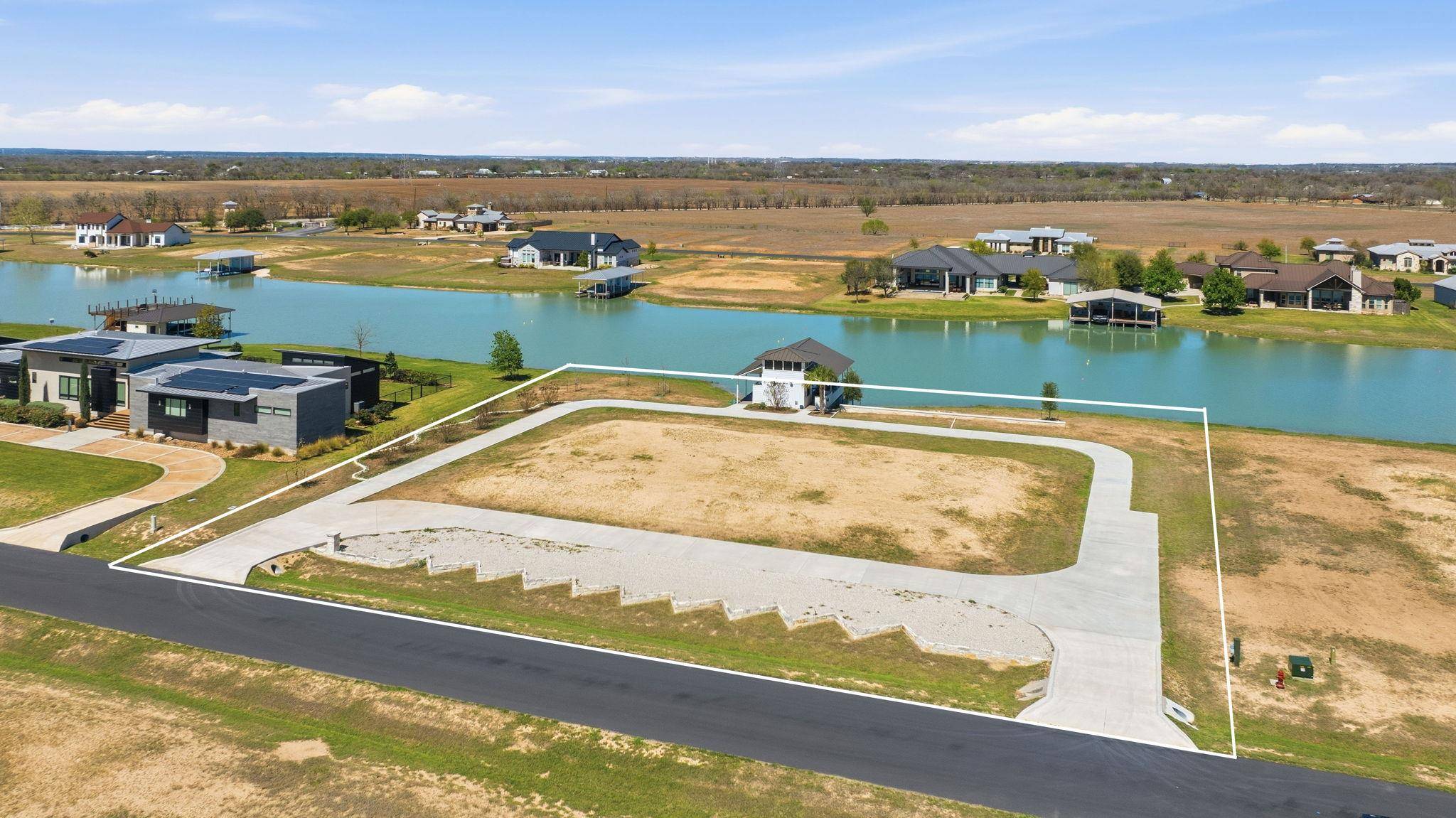 108 Lakeside CV, Martindale, TX 78655
