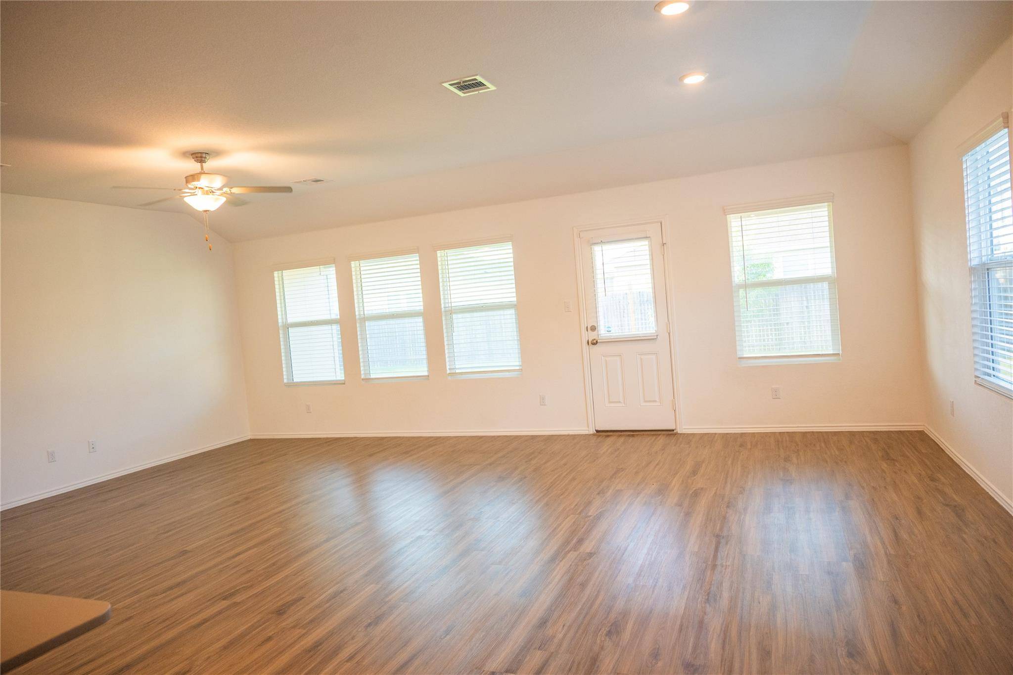 423 Bluejack WAY, Hutto, TX 78634