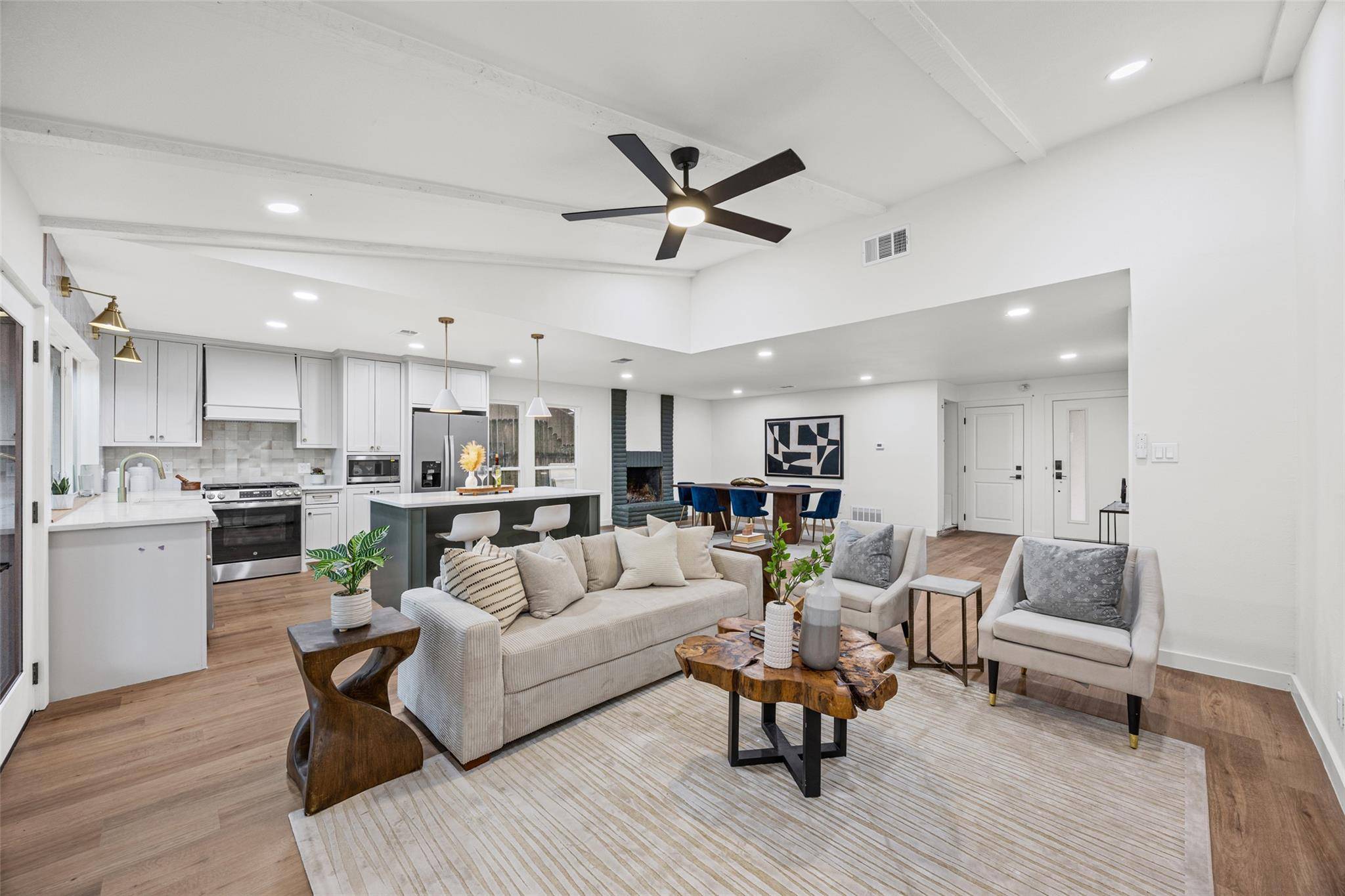 9219 Hunters TRCE E, Austin, TX 78758