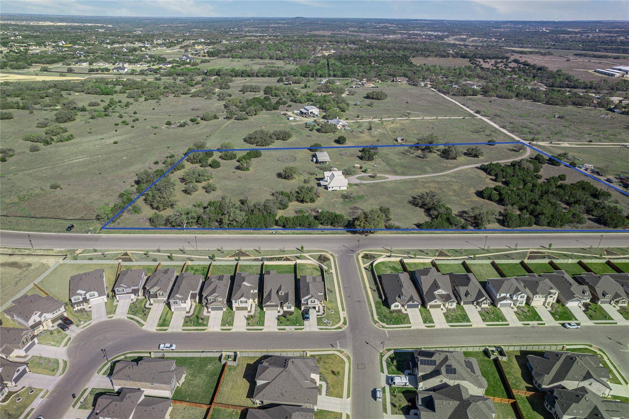 310 Craigen RD, Liberty Hill, TX 78642