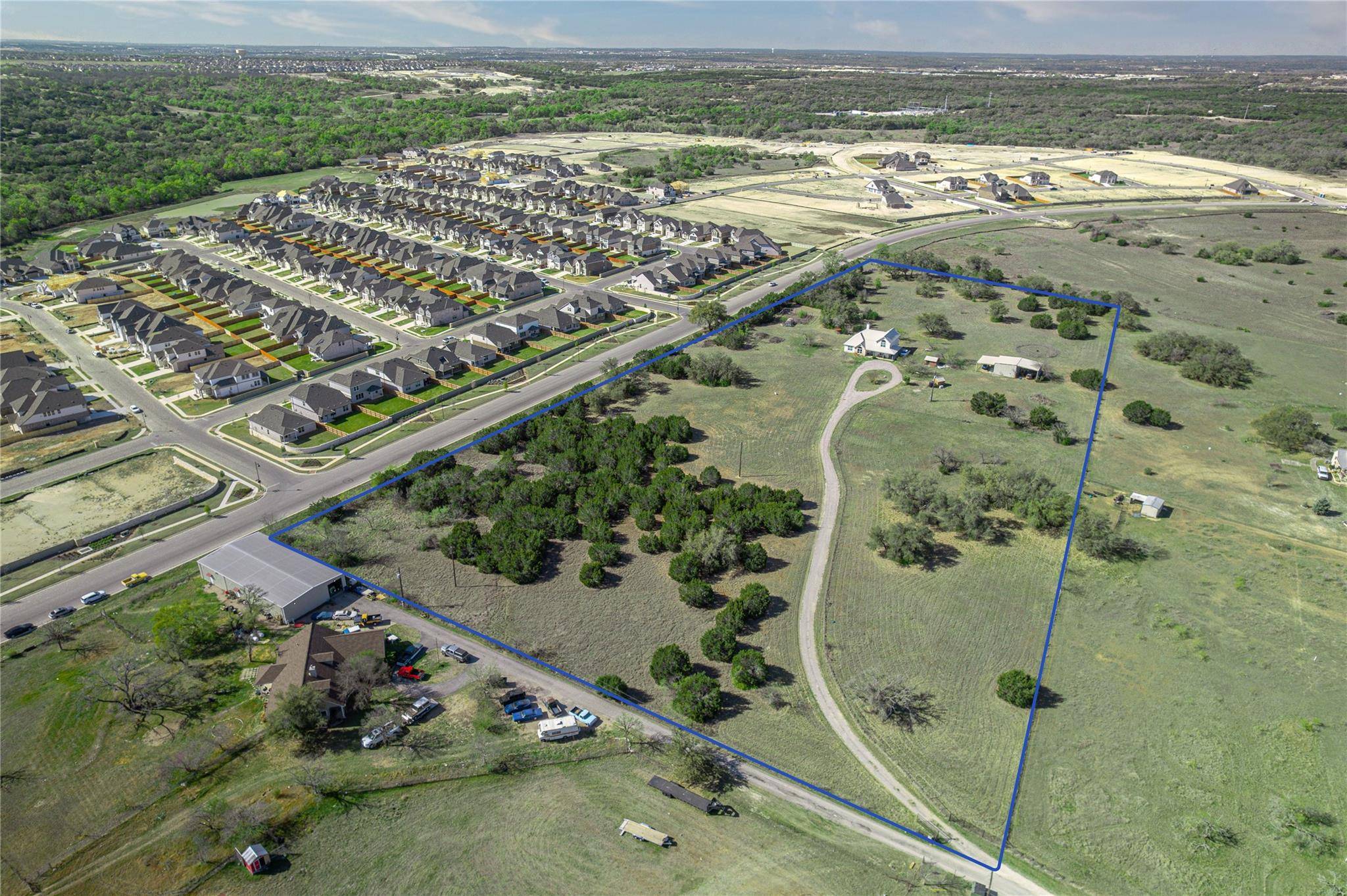 310 Craigen RD, Liberty Hill, TX 78642